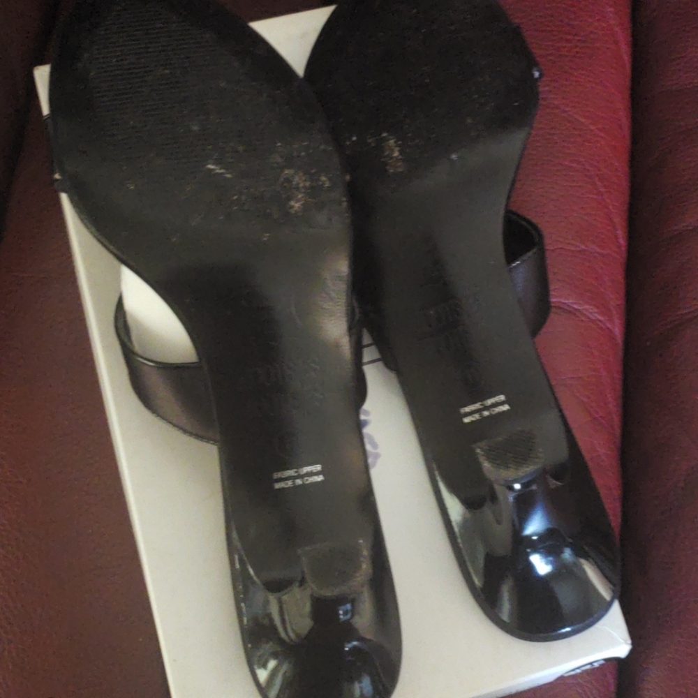 Shoes - Picture 4 of 4